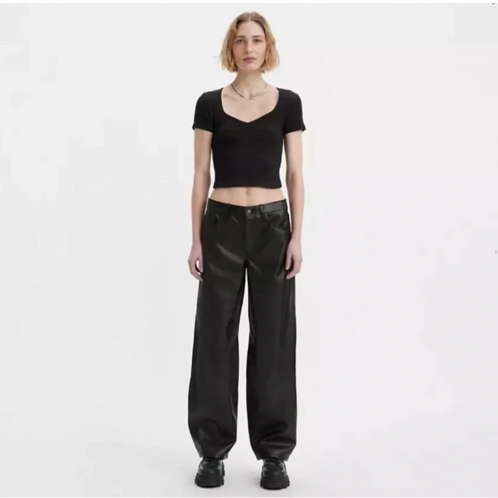NWT Levi’s Baggy Dad Faux Leather Pants Black 26